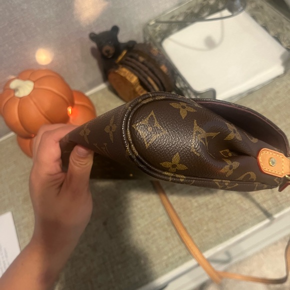 Louis Vuitton Favorite MM Shoulder Bag Brown - Picture 6 of 9